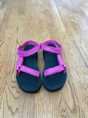Teva Women's Pink Ruffle Strap Sandals